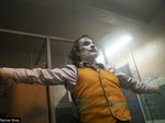 25/26  - Joker (2019) - FOTOGALERIE Z FILMU